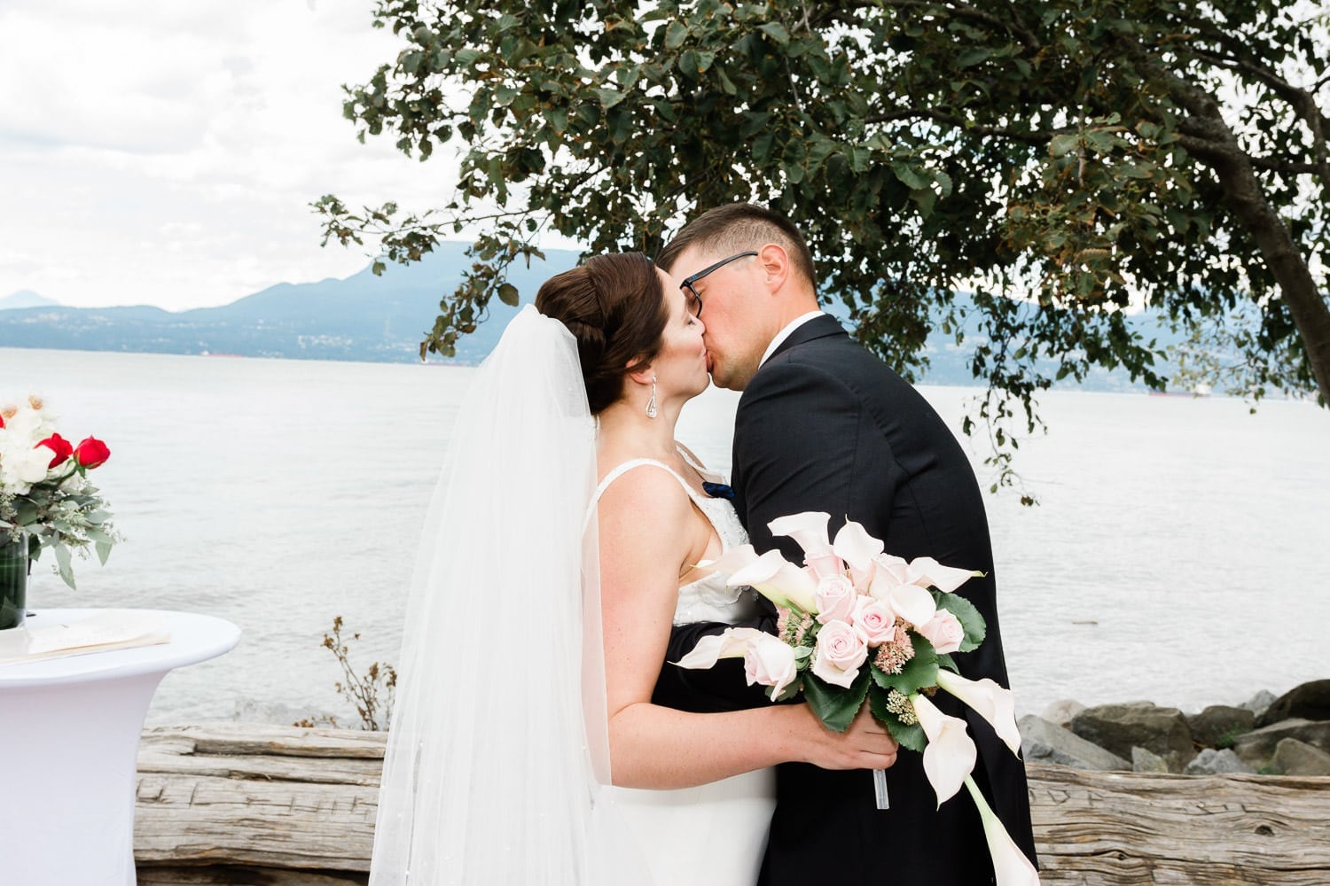 Wedding ceremony on Spanish banks | Vancouver wedding photographer wedding on Spanish banks
