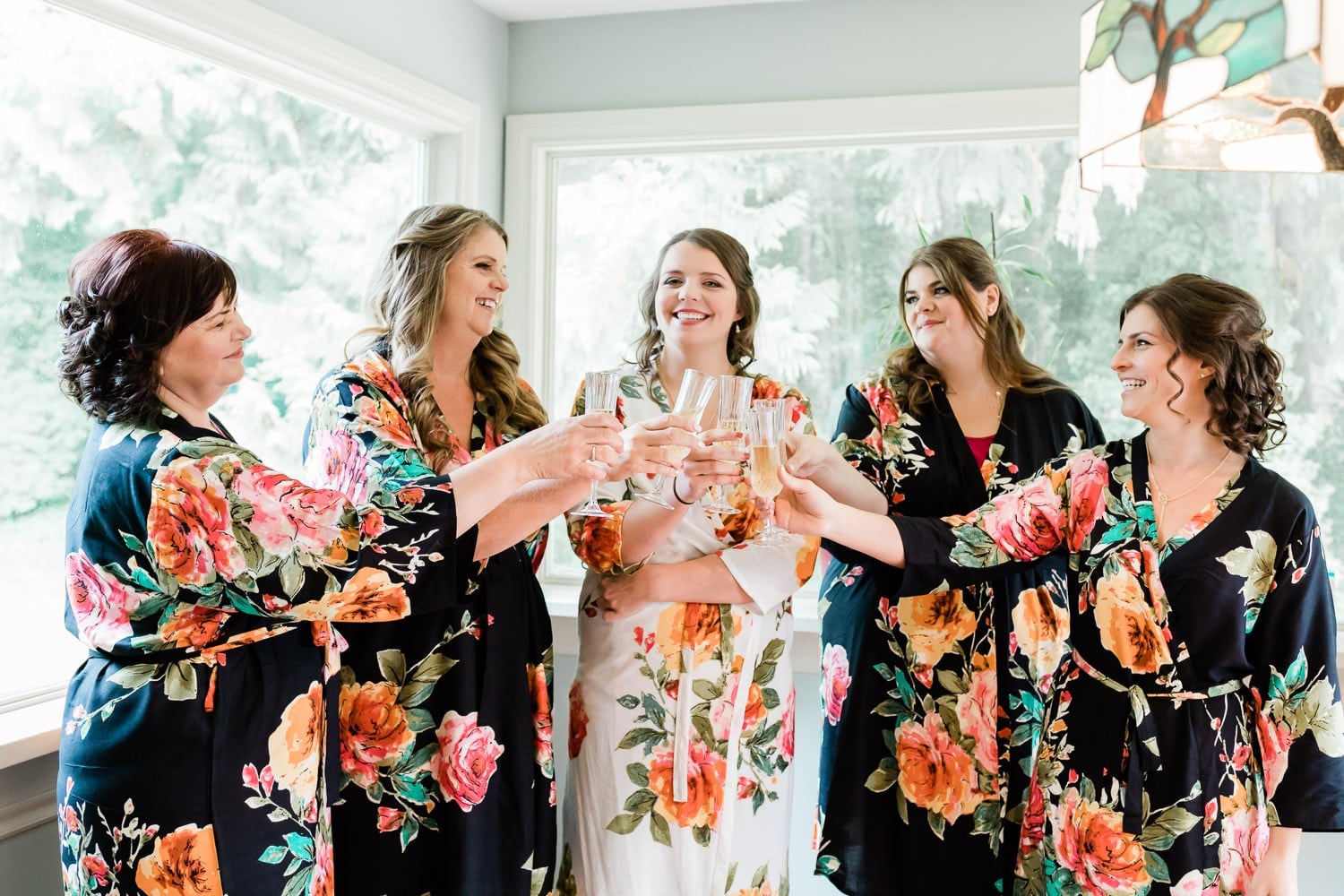 Bride and bridesmates | Vancouver wedding photographer