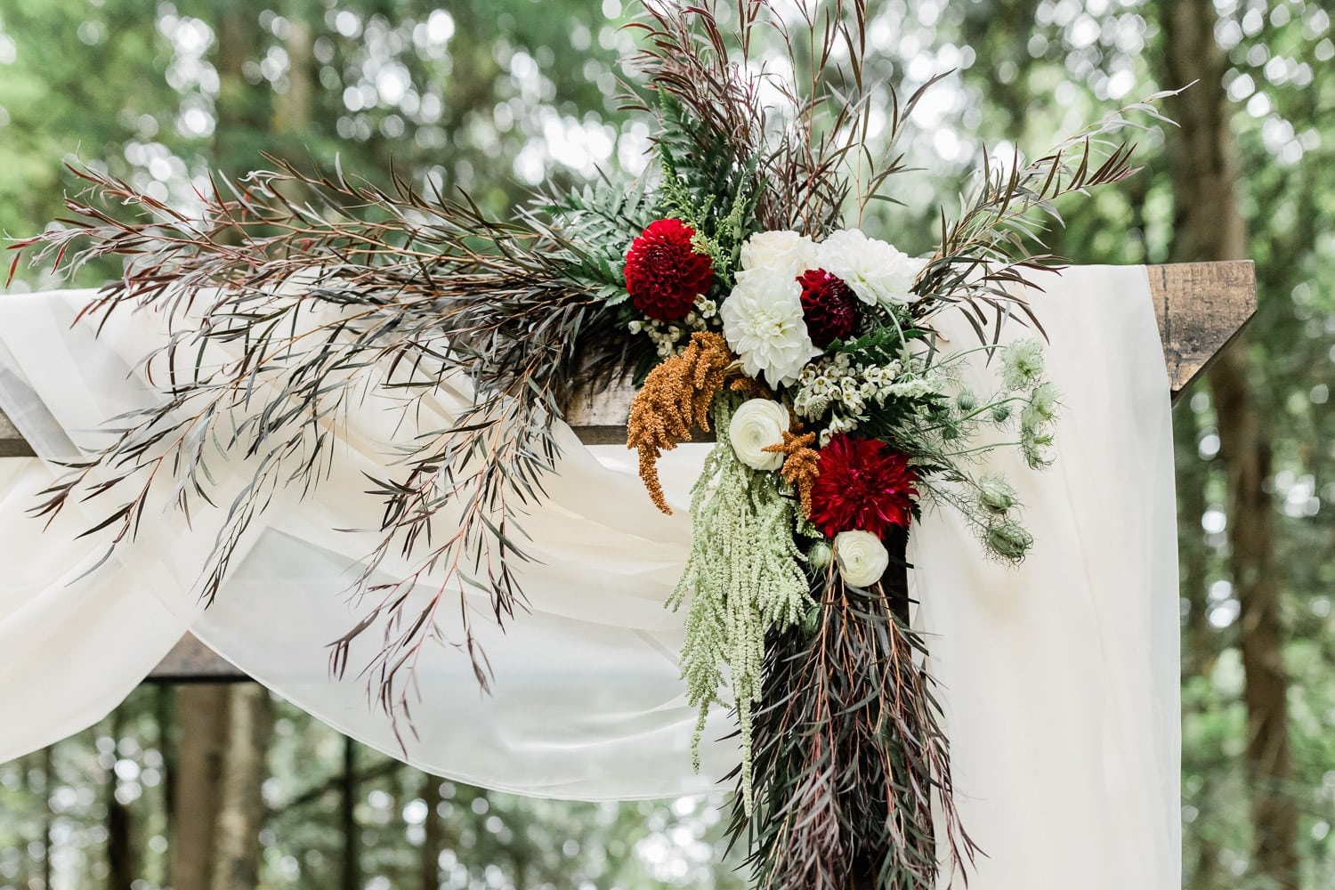 Wedding arch decoration | Vancouver wedding photographer
