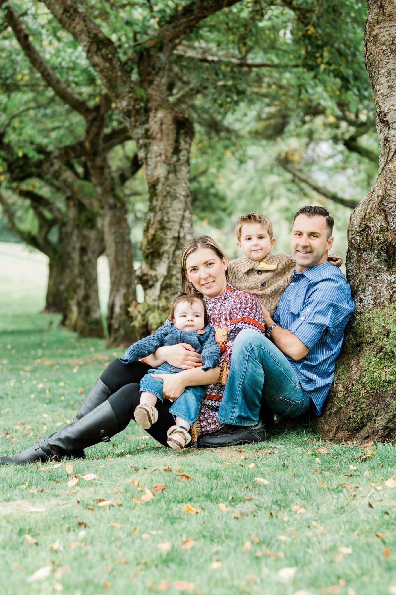 Family photo in Burnaby mountain park | Vancouver family photographer